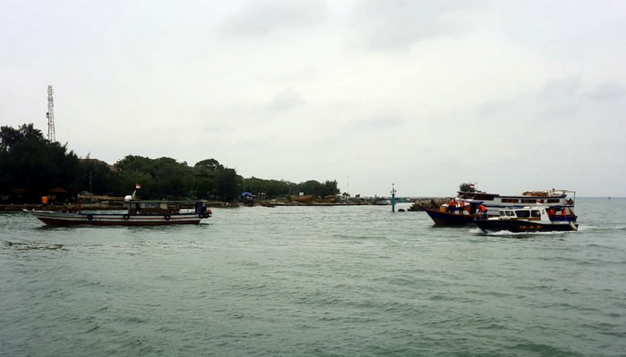 Kemudi KM Raksasa Patah di Perairan Kepulauan Seribu, 65 Penumpang Berhasil Diselamatkan