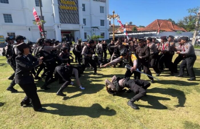 Sat Samapta Juara Lomba Yel-Yel HUT Bhayangkara ke-80 Polresta Surakarta