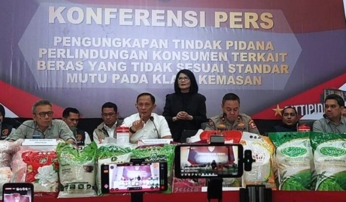 Bareskrim Bongkar Kasus Beras Oplosan, 3 Produsen Diduga Terlibat