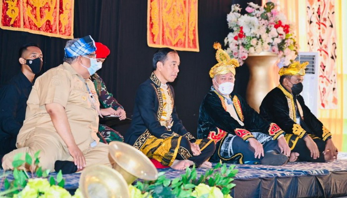 Presiden Jokowi Terima Gelar Kehormatan Adat Kesultanan Buton