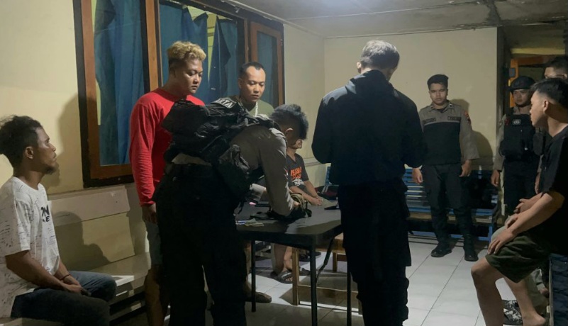 Sembunyi di Rumah Warga, 7 Pemuda di Solo Pelaku Pesta Miras Terciduk Polisi