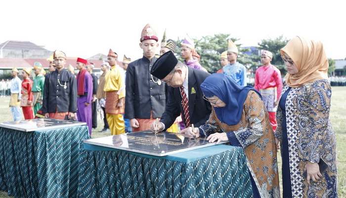Tandai 42 Tahun Berkiprah, PPMI Assalaam Resmikan Kolam Renang dan Asrama Baru
