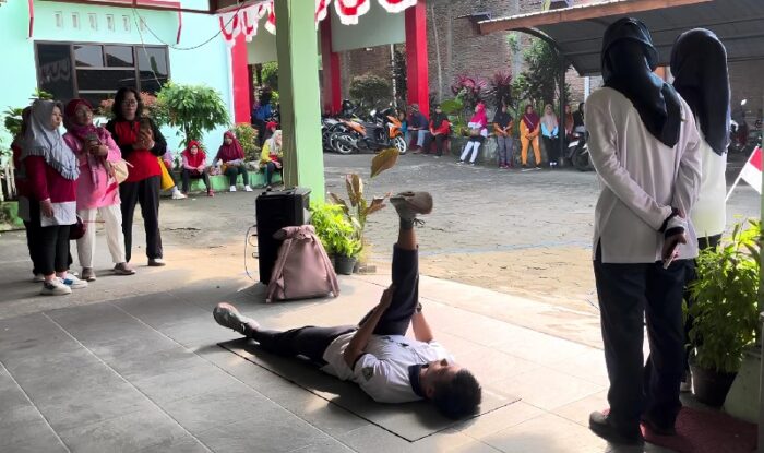 Mahasiswa Fisioterapis UMS Gelar Penyuluhan Nyeri Punggung Bawah di Puskesmas Weru