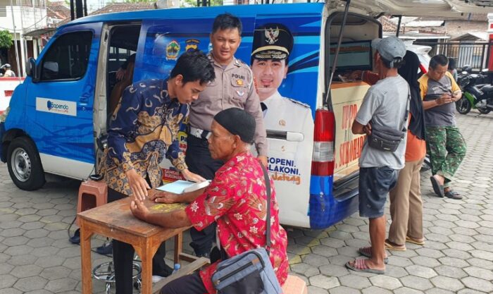 Polantas Menyapa: Warga Sukoharjo Kini Bisa Perpanjang STNK Sambil Cek Kesehatan Gratis