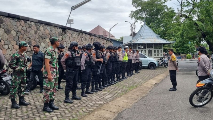 Polisi Perketat Pengamanan Liga 2 Adhyaksa FC vs Nusantara FC di Stadion Sriwedari