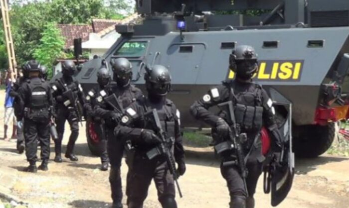 Densus 88 Tangkap 4 Terduga Pengikut Jaringan ISIS di Sumbar dan Sumut