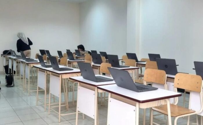 Dukung Sekolah Rakyat, Mensos Pastikan Semua Siswa Dapat Laptop