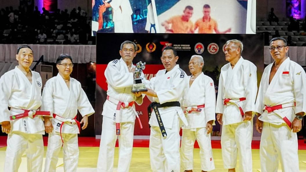Pernah Raih Prestasi, Kapolri Dapat Sabuk Hitam Judo dari PB PJSI