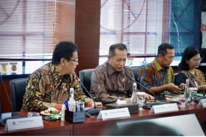 Menkop Percepat Pembangunan Koperasi Merah Putih di Desa dan Kelurahan